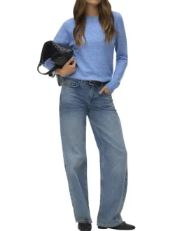 Pull bleu chiné avec une coupe droite et des manches longues