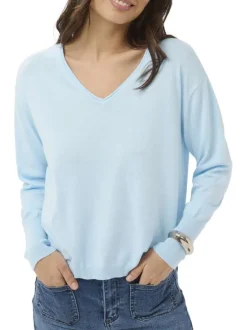 Pull bleu ciel uni pourvu d'une coupe droite et de manches longues