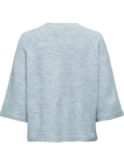 Pull bleu clair uni à coupe droite avec un col rond et des manches 3/4