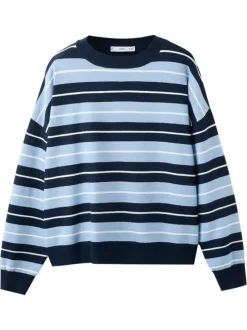 Pull bleu à rayures blanches avec une coupe droite et des manches longues