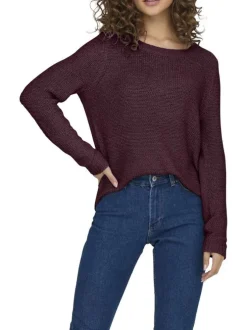 Pull bordeaux uni avec une coupe droite à col rond et des manches longues