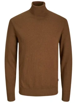Pull camel en maille fine à coupe ajustée avec col roulé et manches longues