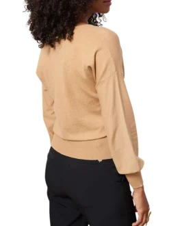 Pull camel uni avec une coupe droite à col v et des boutons décoratifs