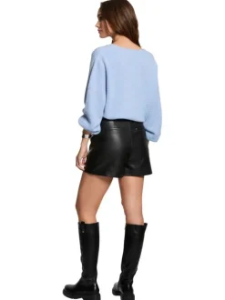 Pull ciel en maille effet lainage pourvu d'un col v et de manches longues