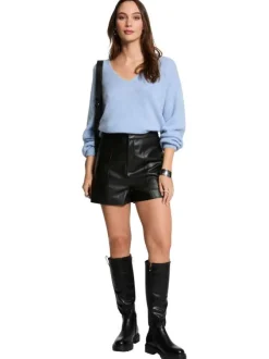 Pull ciel en maille effet lainage pourvu d'un col v et de manches longues