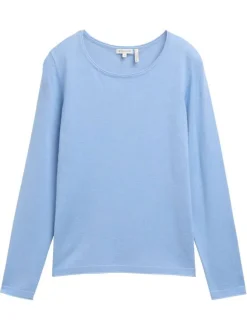 Pull ciel uni avec une coupe ajustée et des manches longues moulantes