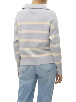 Pull à col roulé zippé gris clair à rayures écrues avec une coupe droite