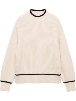 Pull écru en maille moyenne à coupe droite avec col montant et manches longues