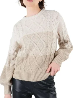 Pull écru en maille torsadée avec une coupe ample un col rond et un dégradé