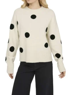 Pull écru à gros pois avec une coupe droite et un col rond