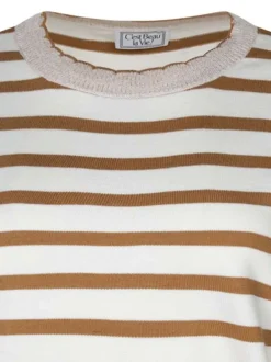 Pull écru rayé coupe ajustée col rond avec des manches longues