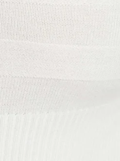 Pull écru uni avec une coupe ajustée, un col v zippé et à manches longues