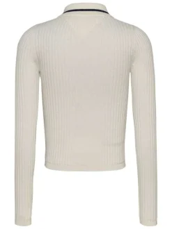 Pull écru uni avec une coupe droite à col français et des manches longues