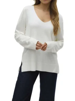 Pull écru uni avec une coupe droite à col v et des manches longues