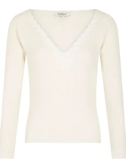 Pull écru uni avec une coupe droite col v et à manches longues