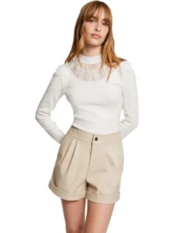 Pull écru uni à coupe ajustée avec col rond et à manches longues