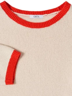 Pull écru uni pourvu d'une coupe droite et de manches courtes