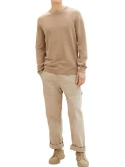 Pull en coton beige uni coupe droite avec un col rond et logo poitrine