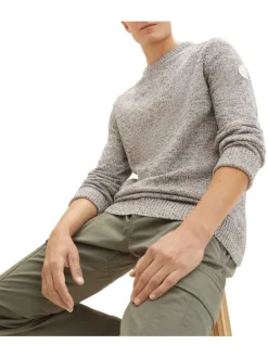 Pull en coton beige uni coupe droite avec un col rond et un patch au bras