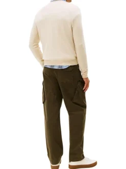 Pull en coton beige uni en maille fine avec une coupe droite et un col rond