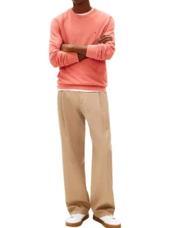 Pull en coton biologique rose à coupe ajustée pourvu d'un col rond