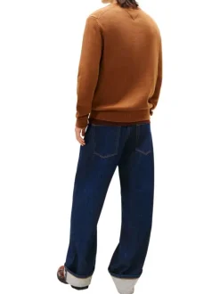 Pull en coton biologique taupe uni avec une coupe droite et un col rond