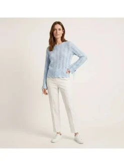 Pull en coton ciel uni pourvu d'une coupe évasée et de manches longues