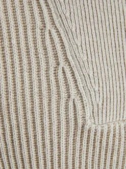 Pull en coton écru jersey avec une coupe droite et un col camionneur