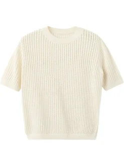 Pull en coton écru uni pourvu d'une coupe droite et d'un col rond
