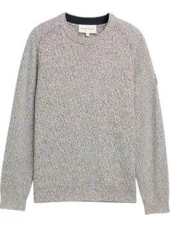 Pull en coton gris clair moucheté avec un col rond et des manches longues