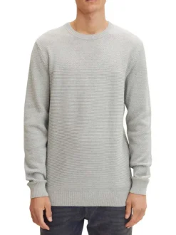 Pull en coton gris clair uni maille serrée avec une coupe droite et col rond