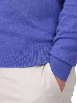 Pull en coton indigo uni avec une coupe droite et un col à revers