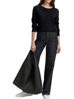Pull en coton marine uni avec un col rond et des manches longues