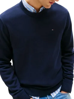 Pull en coton marine uni avec une coupe droite et un col rond