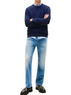 Pull en coton marine uni avec une coupe droite et un col rond