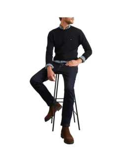 Pull en coton marine uni avec une coupe droite et un col rond