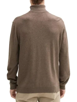 Pull en coton marron uni avec une coupe droite et un col roulé
