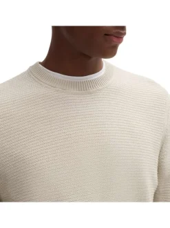 Pull en coton mélangé beige uni rayé avec une coupe droite et col rond en côtes