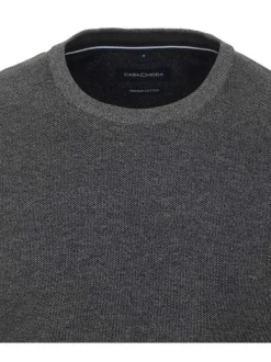 Pull en coton mélangé gris chiné avec une coupe droite et un col rond