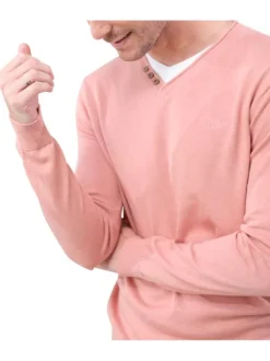 Pull en coton mélangé pêche chiné avec une coupe droite et un col v