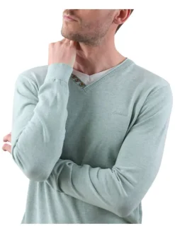 Pull en coton mélangé tilleul chiné avec un col v et une coupe droite