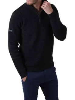 Pull en coton noir chiné en point tressé avec un col camionneur