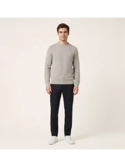 Pull en coton taupe uni avec une coupe droite et un col rond
