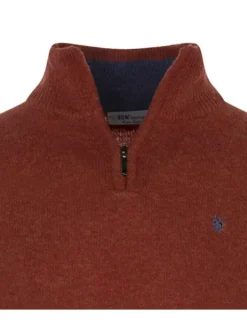 Pull en laine brique uni avec un col camionneur et une coupe droite