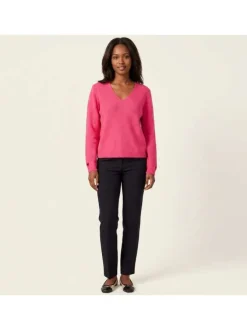 Pull fuchsia uni avec une coupe droite et des manches longues