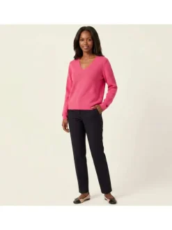 Pull fuchsia uni avec une coupe droite et des manches longues