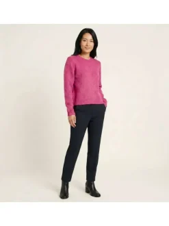 Pull fuchsia uni pourvu d'une coupe droite et de manches longues