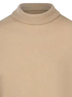 Pull laine cachemire camel uni avec une coupe droite et un col roulé