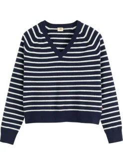 Pull marine rayé avec un col v côtelé et des manches longues
