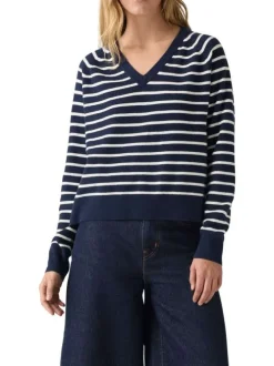Pull marine rayé avec un col v côtelé et des manches longues